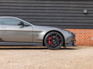 Imagen 20/66 de Aston Martin Vantage GT8 (2017)