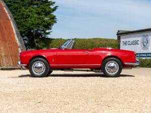 Image 7/8 of Alfa Romeo Giulia 1600 Spider (1963)