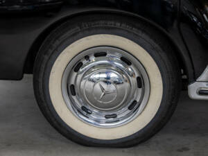 Image 7/54 de Mercedes-Benz 300 d (1958)