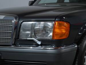 Image 4/52 of Mercedes-Benz 560 SEL (1988)