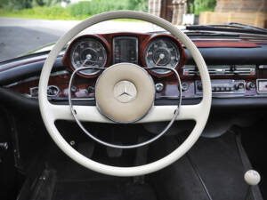 Image 41/71 of Mercedes-Benz 220 SE b (1961)