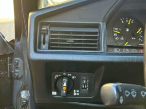 Image 9/10 of Mercedes-Benz 190 E 2.3-16 (1986)