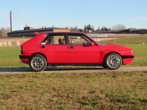 Image 17/85 of Lancia Delta HF Integrale 16V (1990)