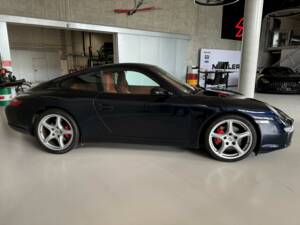 Image 6/29 of Porsche 911 Carrera S (2006)