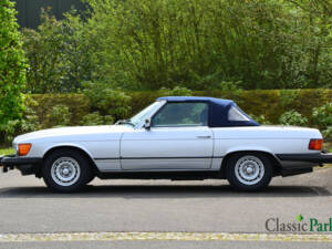 Image 20/50 of Mercedes-Benz 380 SL (1983)