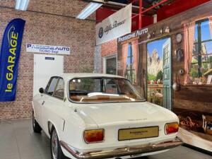 Image 6/30 de Alfa Romeo Giulia 1600 Sprint GT Veloce (1966)