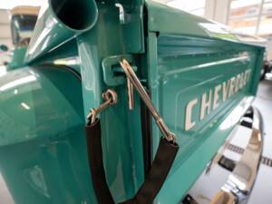 Image 36/38 of Chevrolet Apache Stepside (1958)