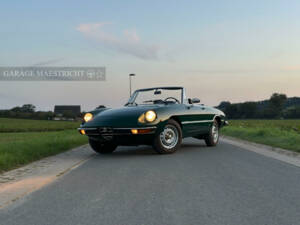 Image 2/60 de Alfa Romeo Spider 1300 (1976)