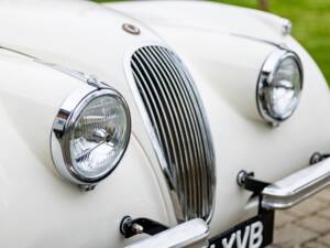 Image 34/50 of Jaguar XK 120 DHC (1953)