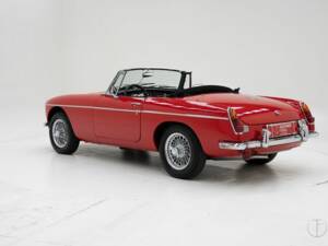 Image 4/15 de MG MGB (1968)