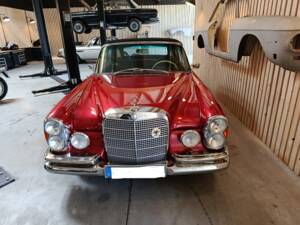 Image 3/10 of Mercedes-Benz 220 SE b (1962)
