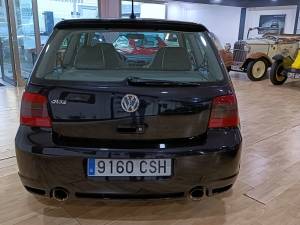 Bild 8/21 von Volkswagen Golf IV 3.2 R32 (2002)