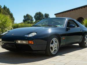 Image 11/50 of Porsche 928 GTS (1992)