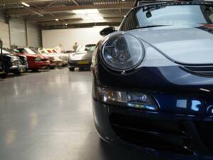 Image 21/50 de Porsche 911 Carrera (2005)