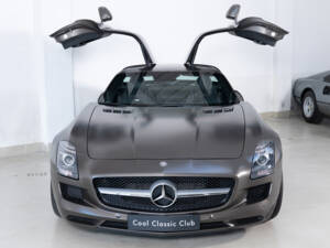 Image 3/33 of Mercedes-Benz SLS AMG (2010)