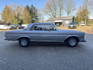 Image 4/21 de Mercedes-Benz 280 SE 3,5 (1970)