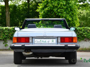 Image 16/50 of Mercedes-Benz 380 SL (1983)