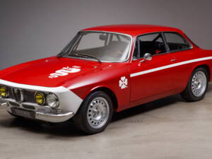 Bild 1/30 von Alfa Romeo Giulia 1300 GT Junior (1974)