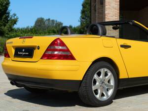 Immagine 12/50 di Mercedes-Benz SLK 200 (1997)
