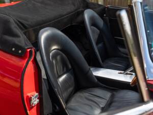 Image 23/44 of Jaguar E-Type 3.8 (1962)