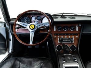 Image 44/67 of Ferrari 365 GT 2+2 (1969)