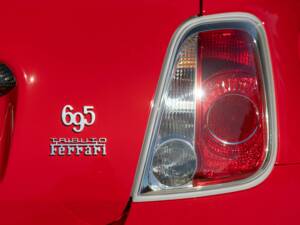 Bild 33/50 von Abarth 695 «Tributo Ferrari» (2010)