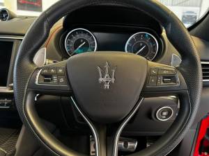Bild 25/50 von Maserati Levante S (2020)