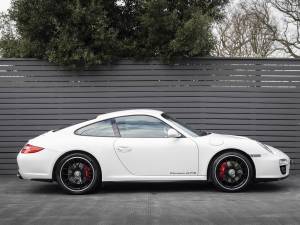 Imagen 2/28 de Porsche 911 Carrera GTS (2011)