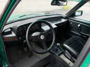 Image 43/44 de BMW M 535i (1980)