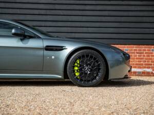 Image 12/50 de Aston Martin V12 Vantage AMR (2017)