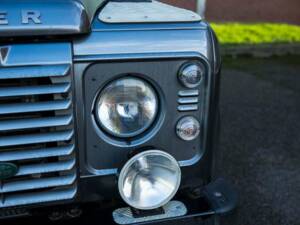 Bild 42/50 von Land Rover Defender 90 (2013)