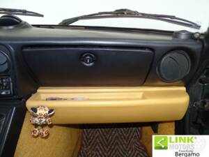 Immagine 9/10 di Alfa Romeo 1.6 Spider (1990)