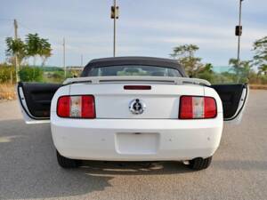 Imagen 6/7 de Ford Mustang V6 (2006)