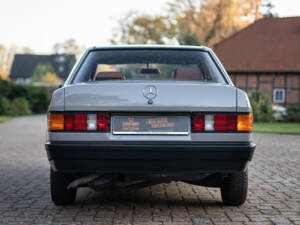 Afbeelding 15/38 van Mercedes-Benz 190 E (1983)