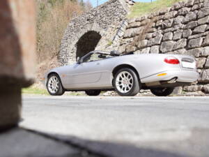 Afbeelding 4/12 van Jaguar XKR (2001)