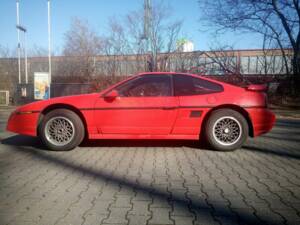 Image 42/55 of Pontiac Fiero GT (1988)