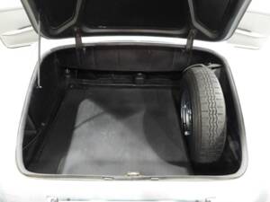 Image 10/15 of Mercedes-Benz 190 SL (1956)