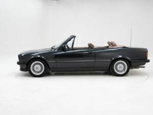 Image 8/15 of BMW 320i (1990)