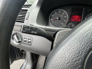Image 19/25 of Volkswagen Touran 1.4 TSI (2004)