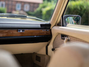 Image 30/40 of Mercedes-Benz 350 SE (1975)