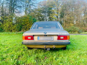 Image 2/5 of BMW 520&#x2F;6 (1979)