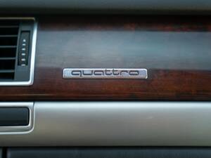 Image 49/50 of Audi A8 6.0 W12 L quattro (2004)