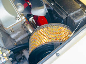Bild 59/62 von Aston Martin DB 6 Mk II Volante (1970)