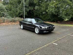 Image 12/50 de BMW 735i (2001)