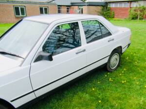 Bild 3/25 von Mercedes-Benz 190 D 2.5 (1986)
