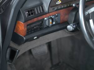 Image 35/52 of Mercedes-Benz 560 SEL (1988)