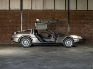 Image 9/66 of DeLorean DMC-12 (1981)