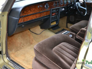 Image 23/50 of Rolls-Royce Silver Shadow II (1978)