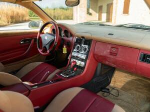 Image 23/50 of Mercedes-Benz SLK 320 (2001)