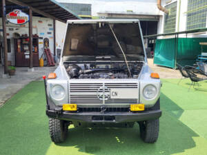 Image 44/55 of Mercedes-Benz 200 GE (SWB) (1990)